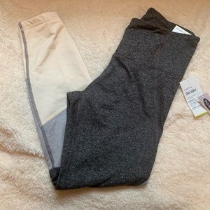 NWT ✨ elevate leggings